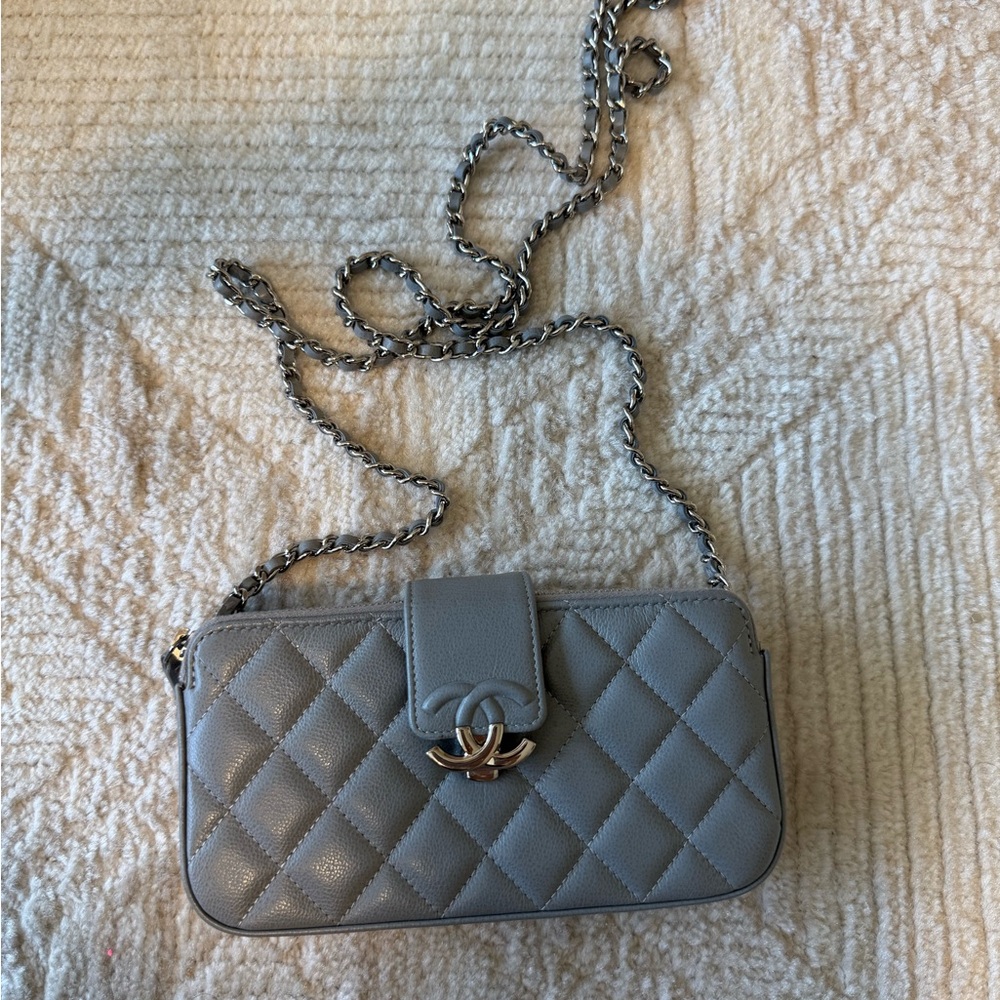 CHANEL Gabrielle Wallet on Chain